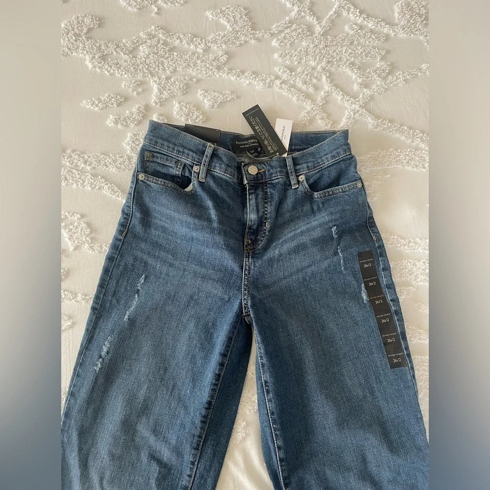 Banana Republic High-Rise Straight Jean - Picture 2 of 9